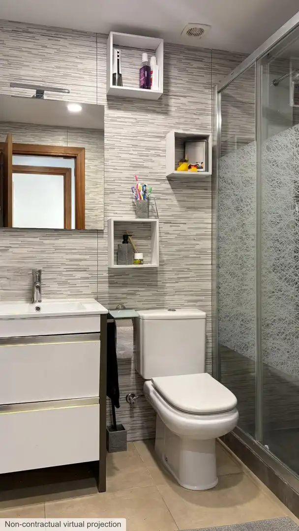 Baño de Piso en venta en Blanes con Calefacción