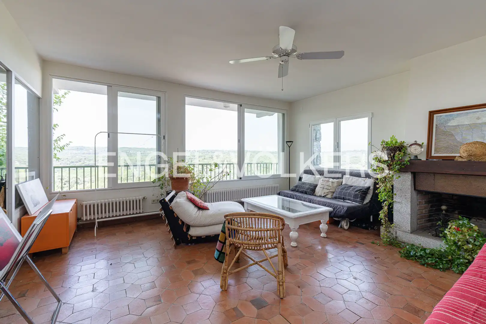 Sala d'estar de Casa o xalet en venda en Galapagar amb Calefacció, Jardí privat i Terrassa