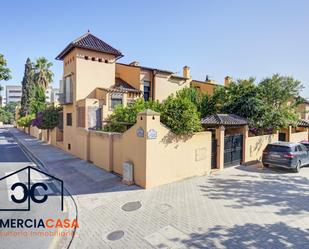 Vista exterior de Casa o xalet en venda en  Granada Capital amb Aire condicionat, Calefacció i Terrassa