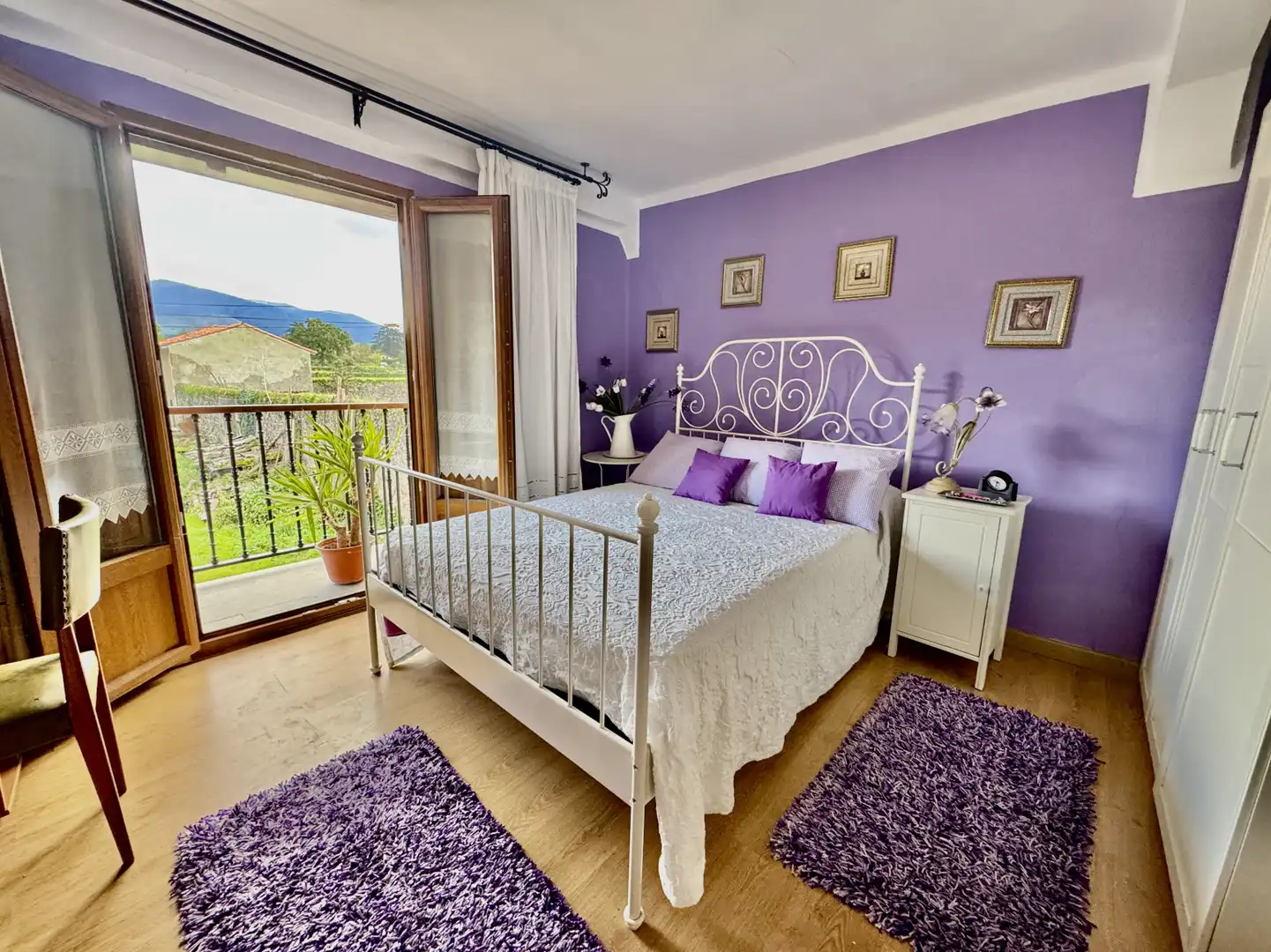 Habitación de Casa adosada en venta en Molledo con Parquet, Terraza y Amueblado