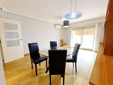 Piso con balcón en alquiler en Camins al Grau