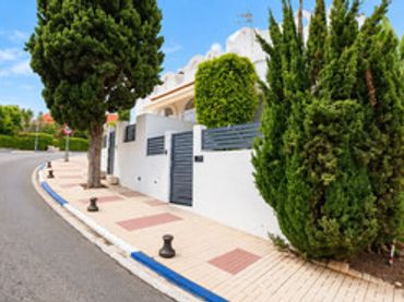 Terraced house with pool for sale in Elviria - Cabopino