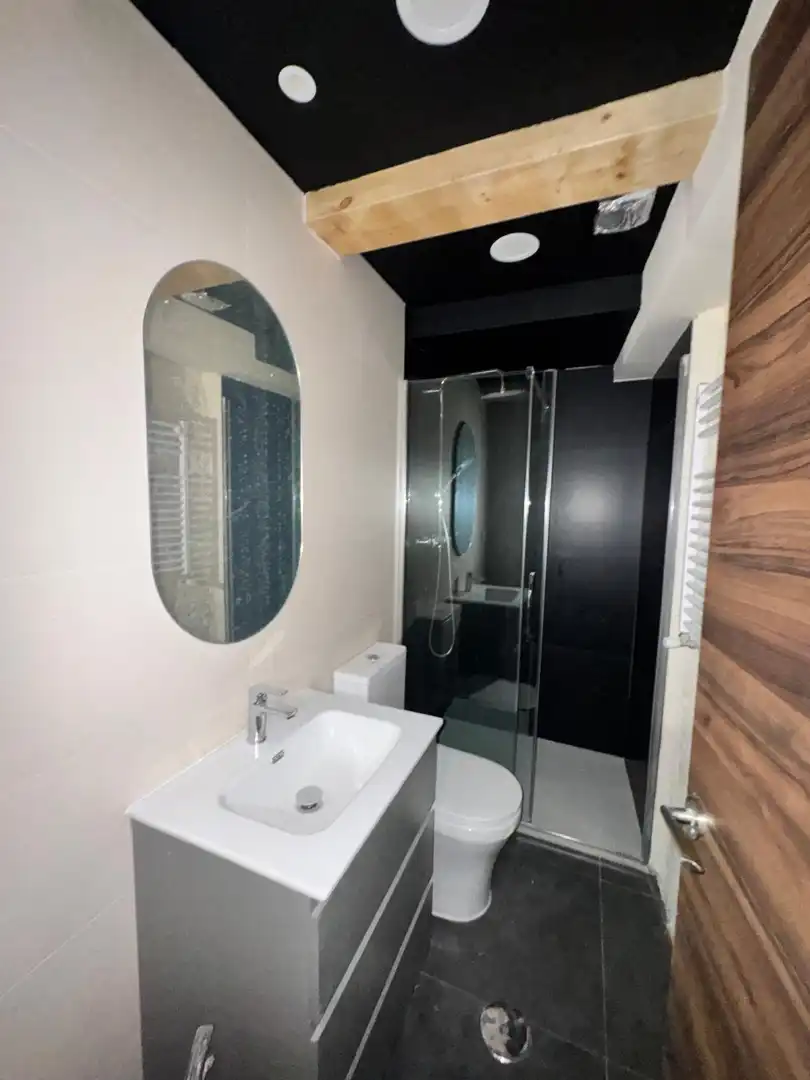Badezimmer von Dachboden zur Miete in Segovia mit Heizung, Möbliert und Ofen