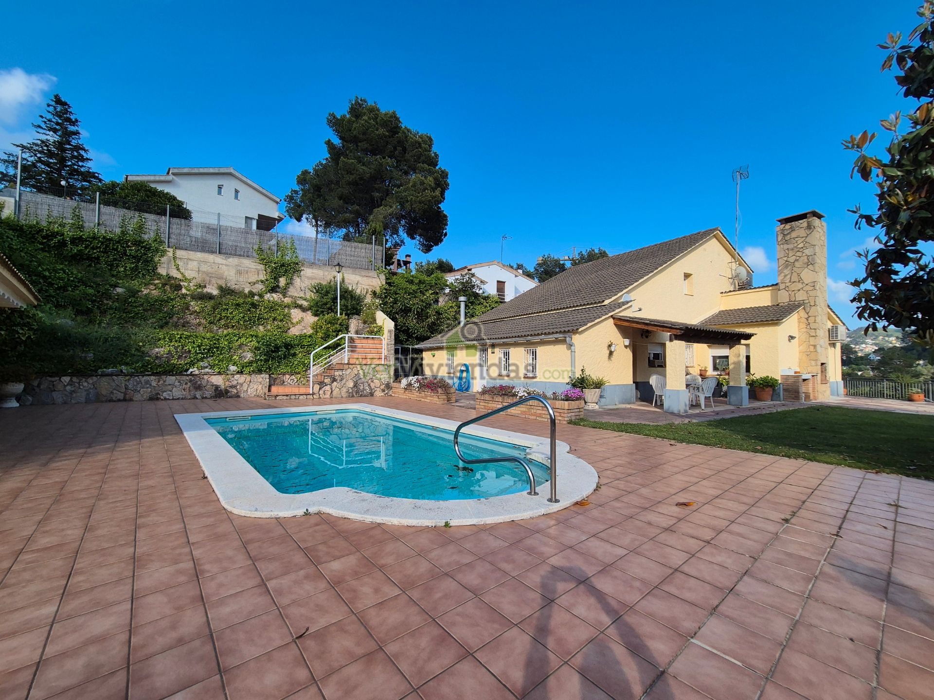 Piscina de Casa o xalet en venda en Vallirana amb Aire condicionat, Calefacció i Jardí privat