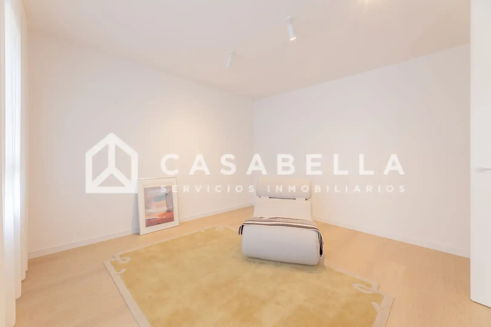 Flat for sale in Valencia  with Air Conditioner, Heating and Terrace