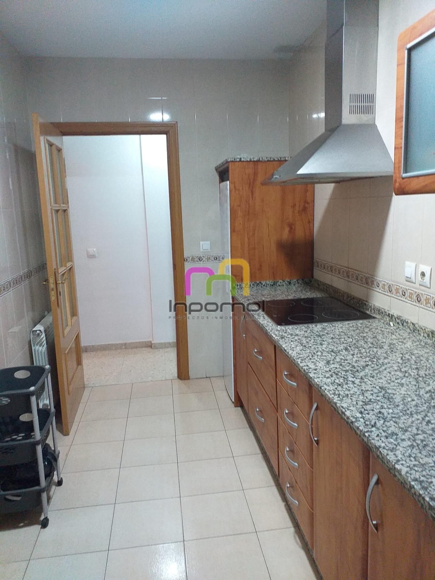 Kitchen of Flat for sale in Badajoz Capital  with Air Conditioner, Heating and Storage room