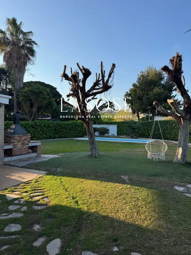 Garden of Houses for sale in Sitges  with Heating, Private garden and Parquet flooring