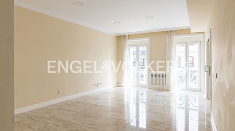 Photo 4 of Flat for rent in Fuencarral, Trafalgar, Madrid Capital