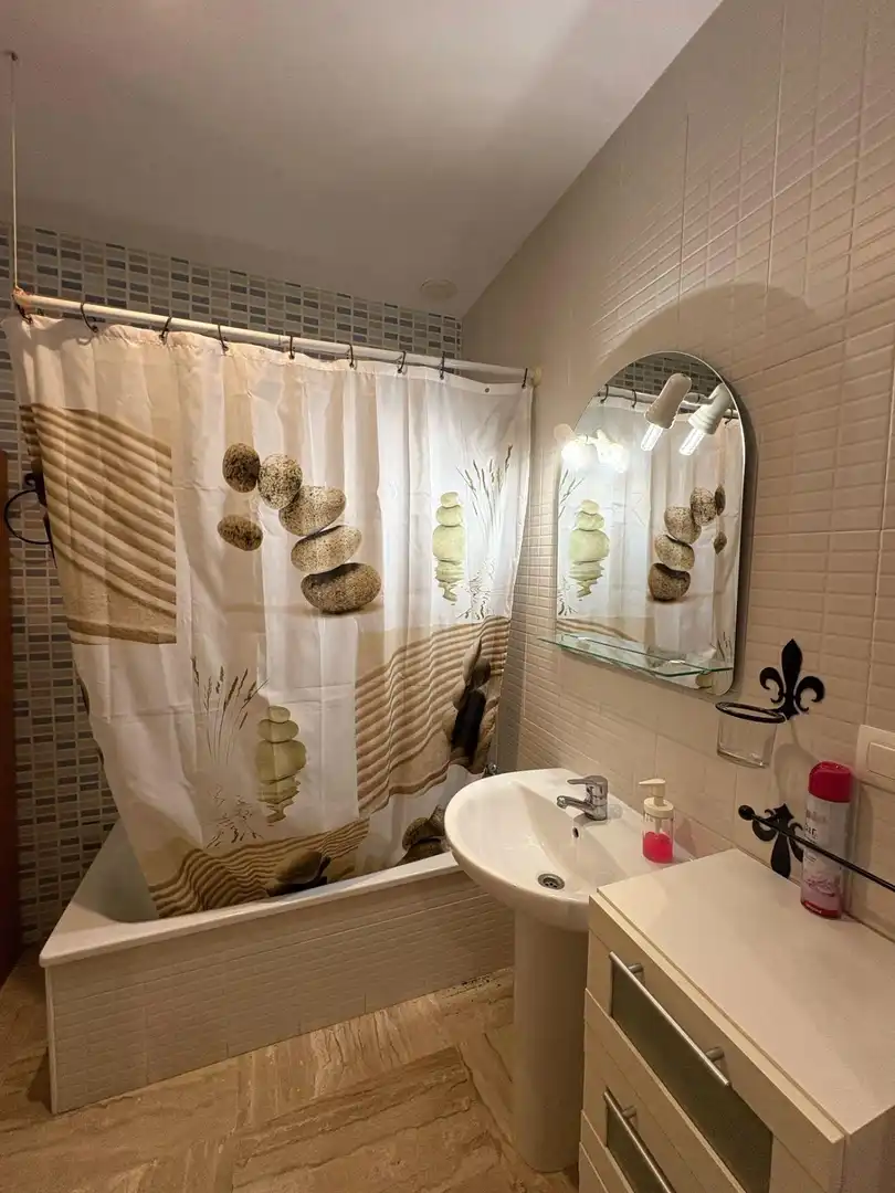 Bathroom of Apartments for rent in Chiclana de la Frontera  with Air Conditioner and Private garden