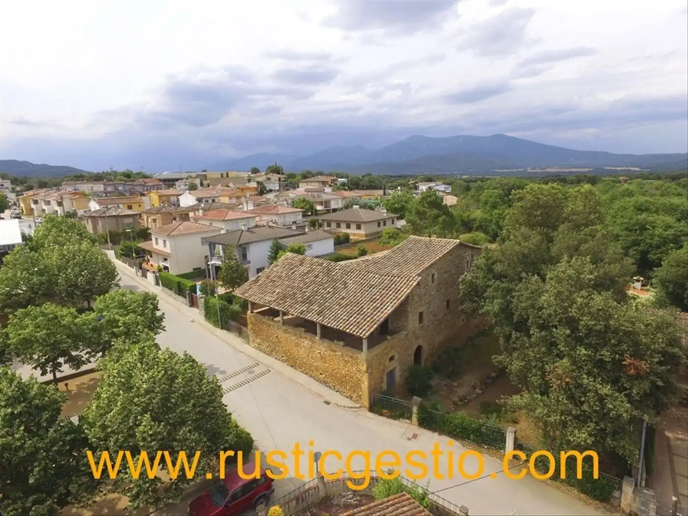 Exterior view of Country homes for sale in Serinyà