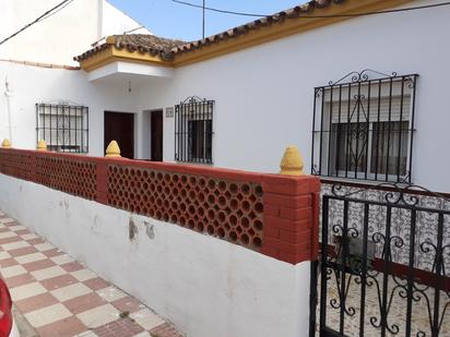 Vista exterior de Casa o xalet en venda en Los Barrios