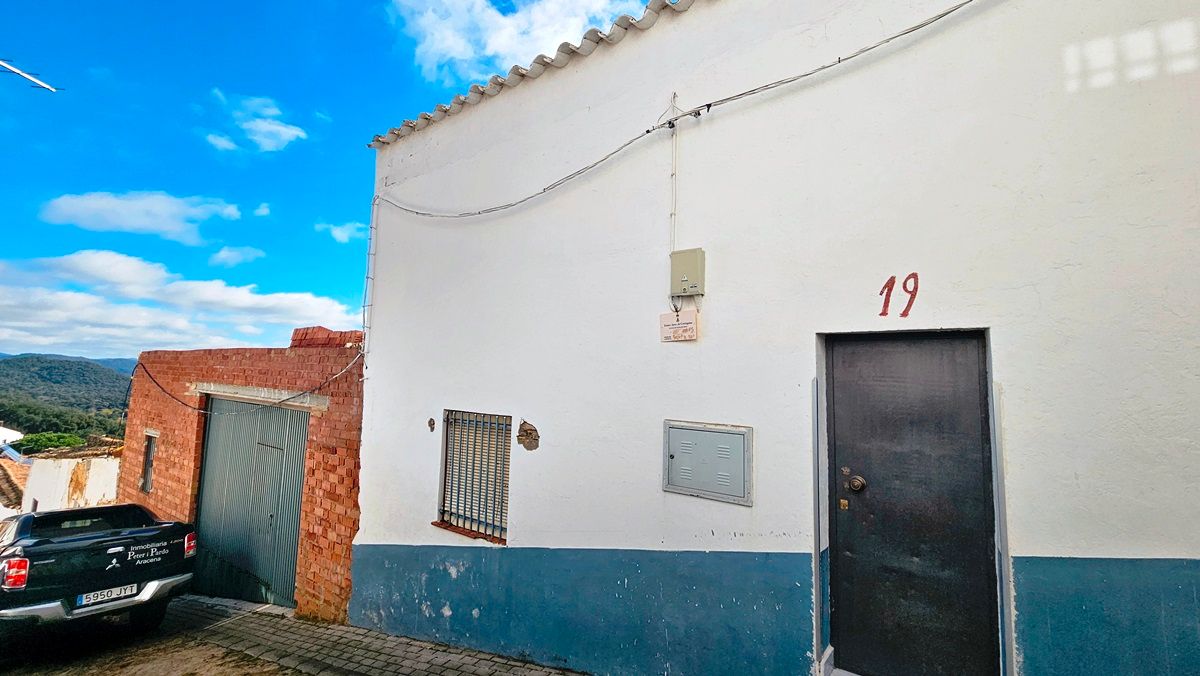 Exterior view of House or chalet for sale in Cortegana