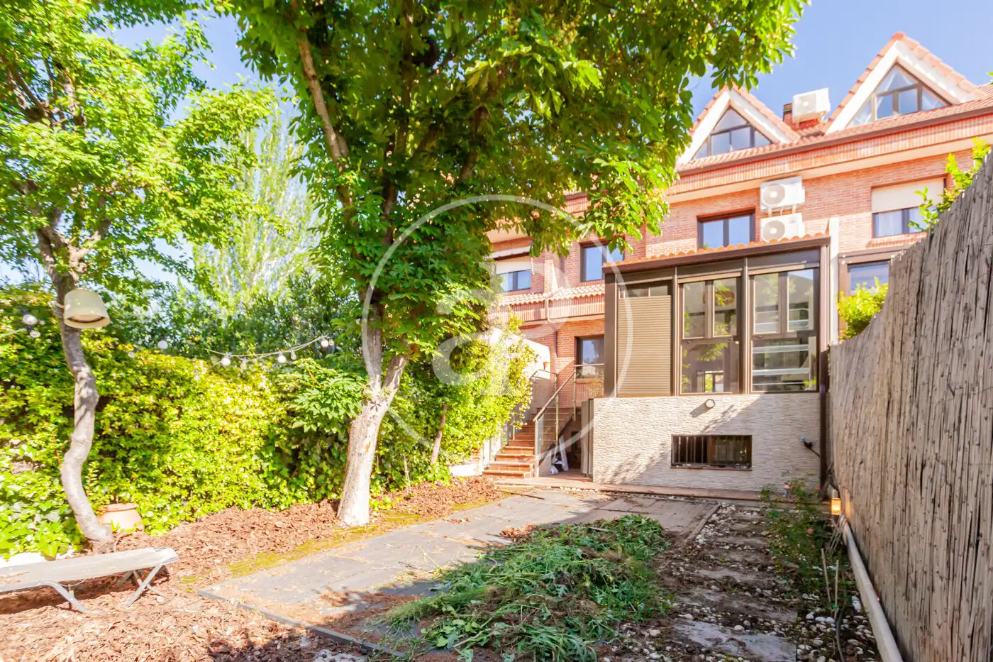 Vista exterior de Casa adosada en venta en Las Rozas de Madrid con Calefacción
