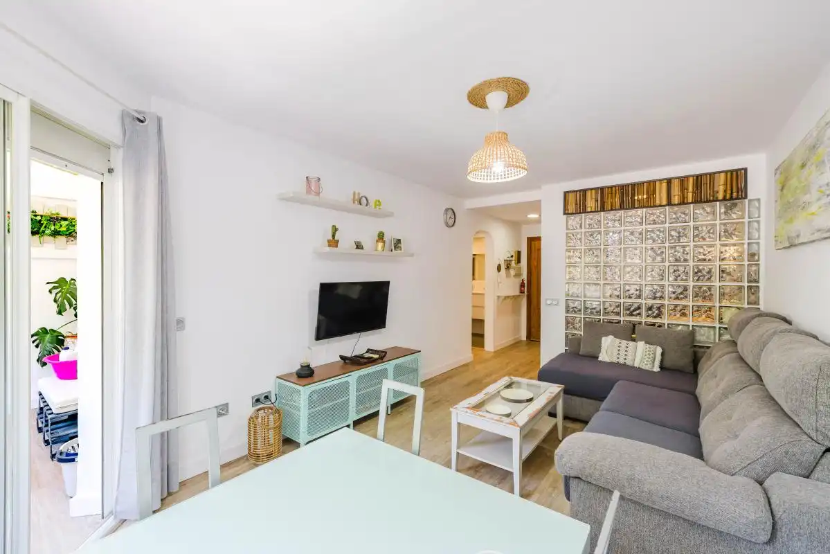 Sala de estar de Piso en venta en Torremolinos con Aire acondicionado, Calefacción y Jardín privado