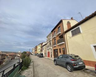 Vista exterior de Casa adosada en venda en Lerma amb Calefacció, Terrassa i Traster