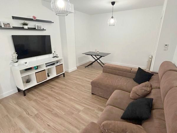 Sala d'estar de Pis de lloguer en Campotéjar amb Aire condicionat, Calefacció i Moblat