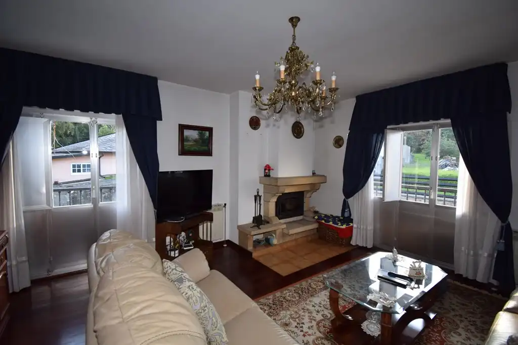 Sala d'estar de Casa o xalet en venda en Fene amb Jardí privat, Terrassa i Moblat
