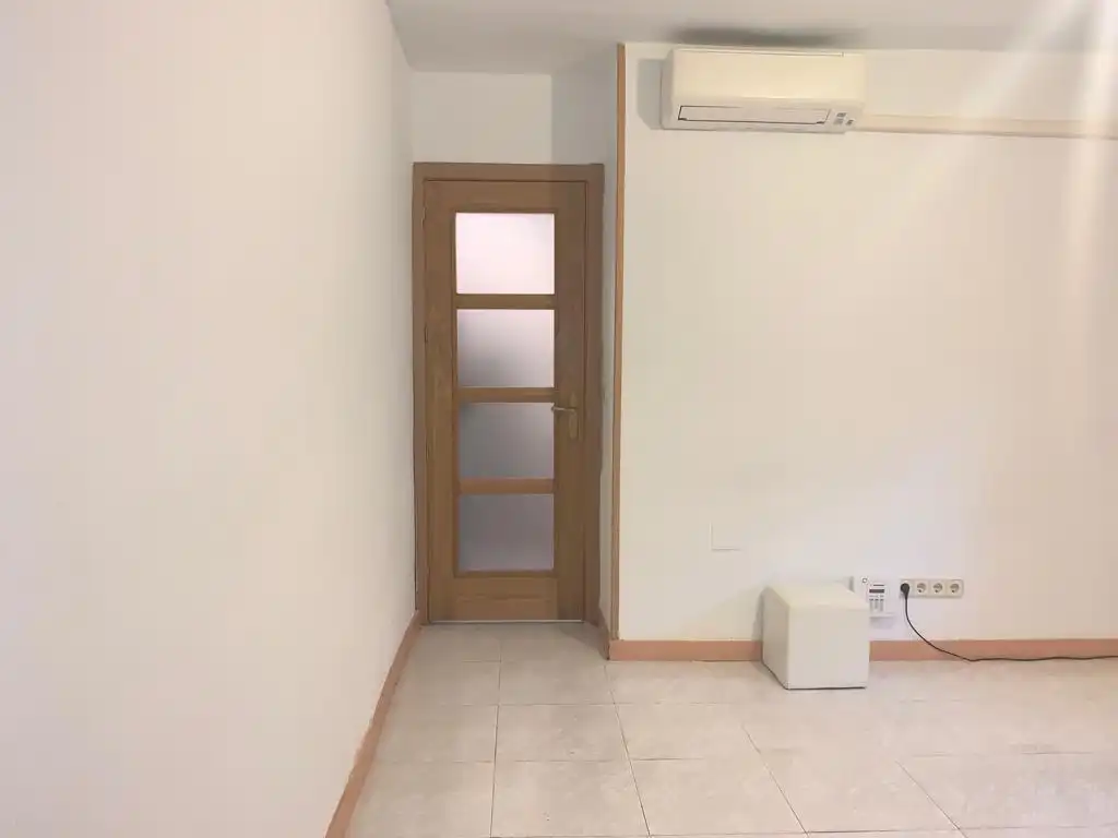Ground floor for rent in Madrid  with Air Conditioner and Heating