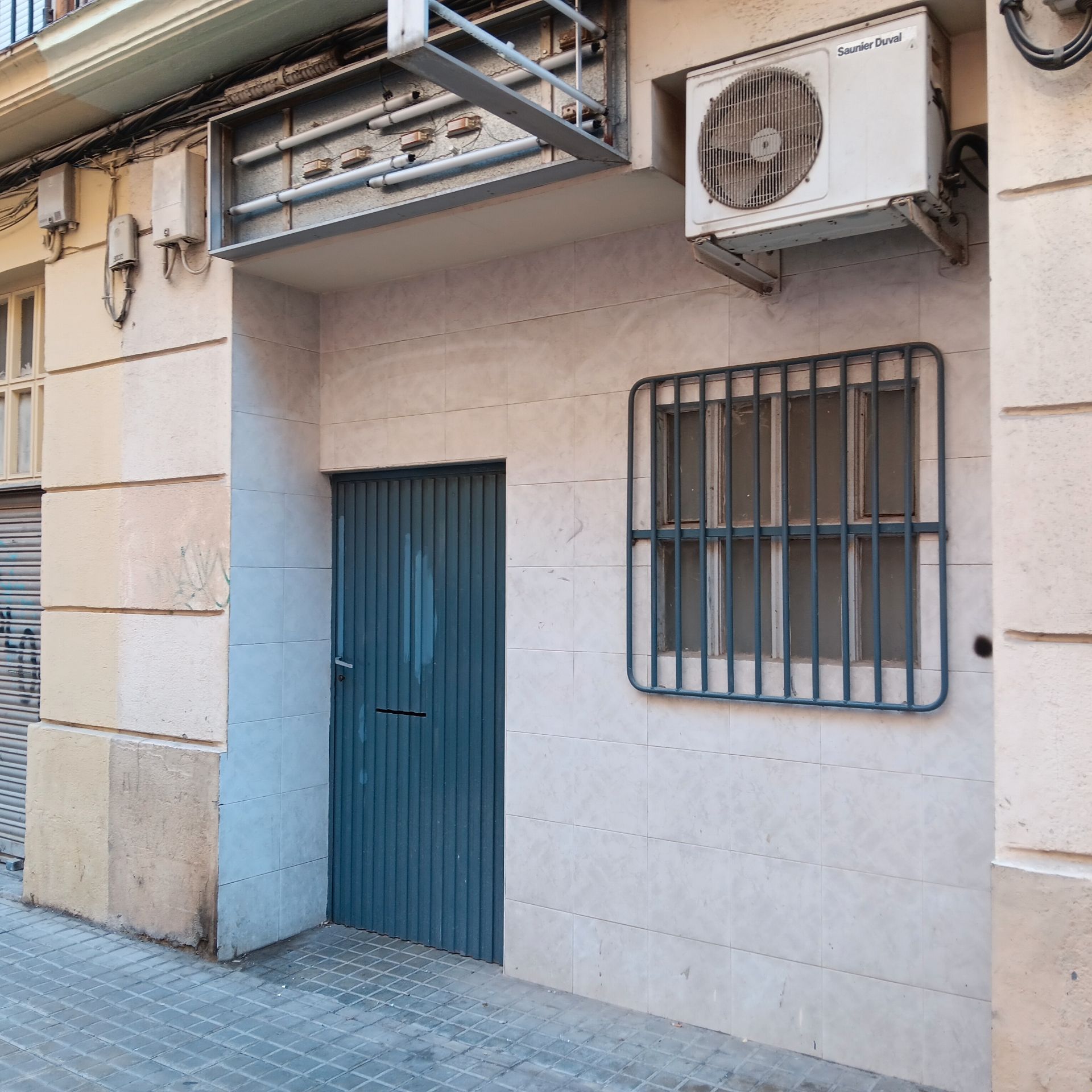 Exterior view of Premises for sale in  Zaragoza Capital