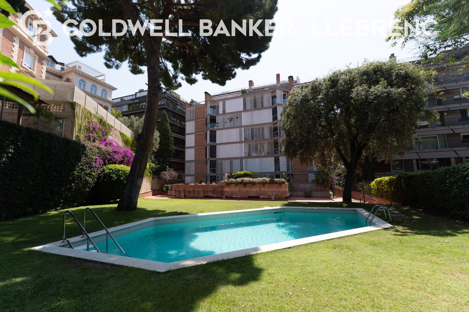 Piscina de Pis en venda en  Barcelona Capital amb Aire condicionat, Calefacció i Parquet