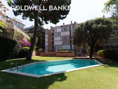Piscina de Pis en venda en  Barcelona Capital amb Aire condicionat, Calefacció i Parquet