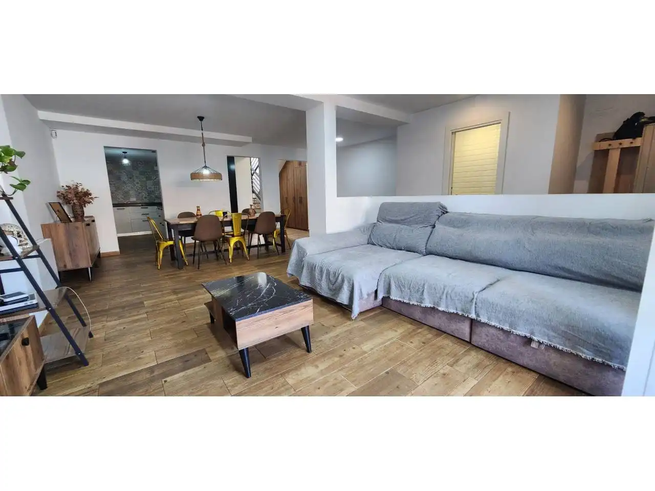 Sala d'estar de Casa o xalet en venda en Rubí amb Aire condicionat, Calefacció i Terrassa