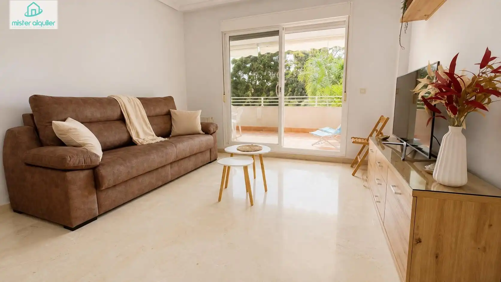 Apartament amb piscina de lloguer a PINTOR FERNANDO SORIA 11, imagen 2