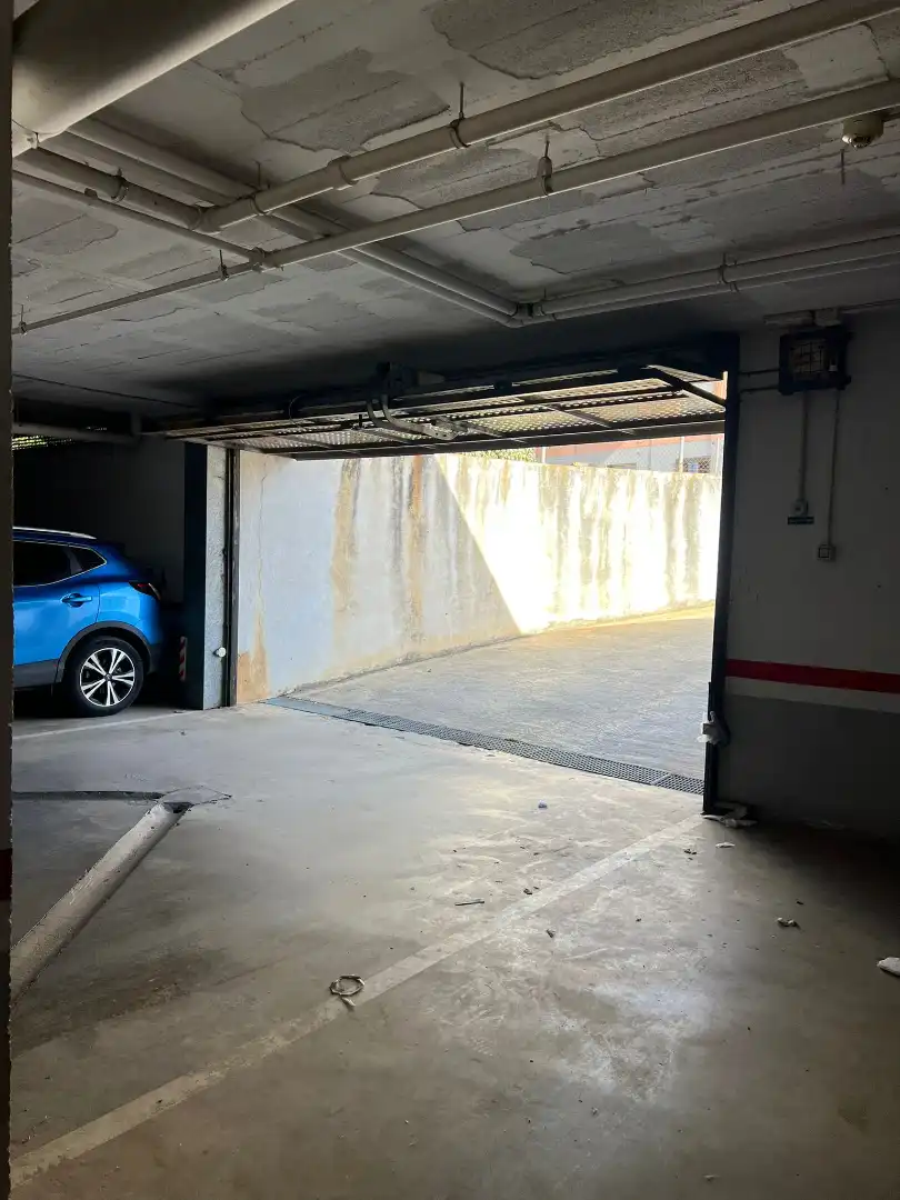 Einzelparkplatz zum Verkauf in Carrer Illes Canàries 82, imagen 3