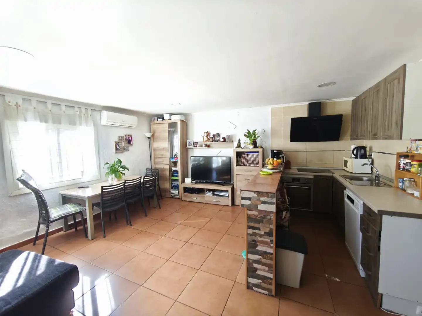 Cuina de Casa o xalet en venda en Mont-roig del Camp amb Aire condicionat, Calefacció i Jardí privat