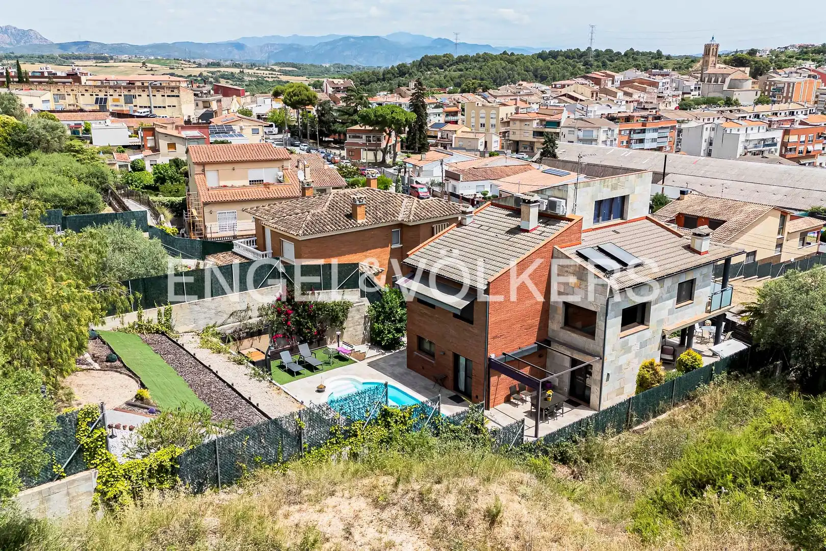 Casa con piscina en venta en Avinguda Can Valls