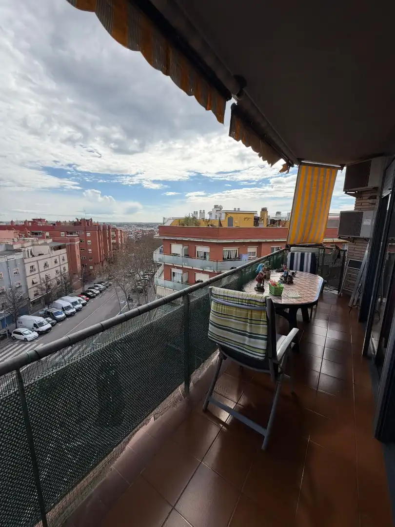 Außenansicht von Wohnung zum Verkauf in Viladecans mit Klimaanlage, Heizung und Abstellraum