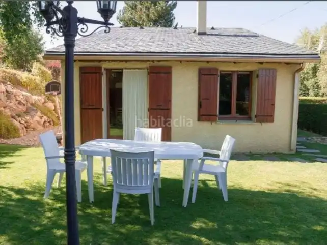 Casa con jardín en alquiler en Pla d'Yravals 239