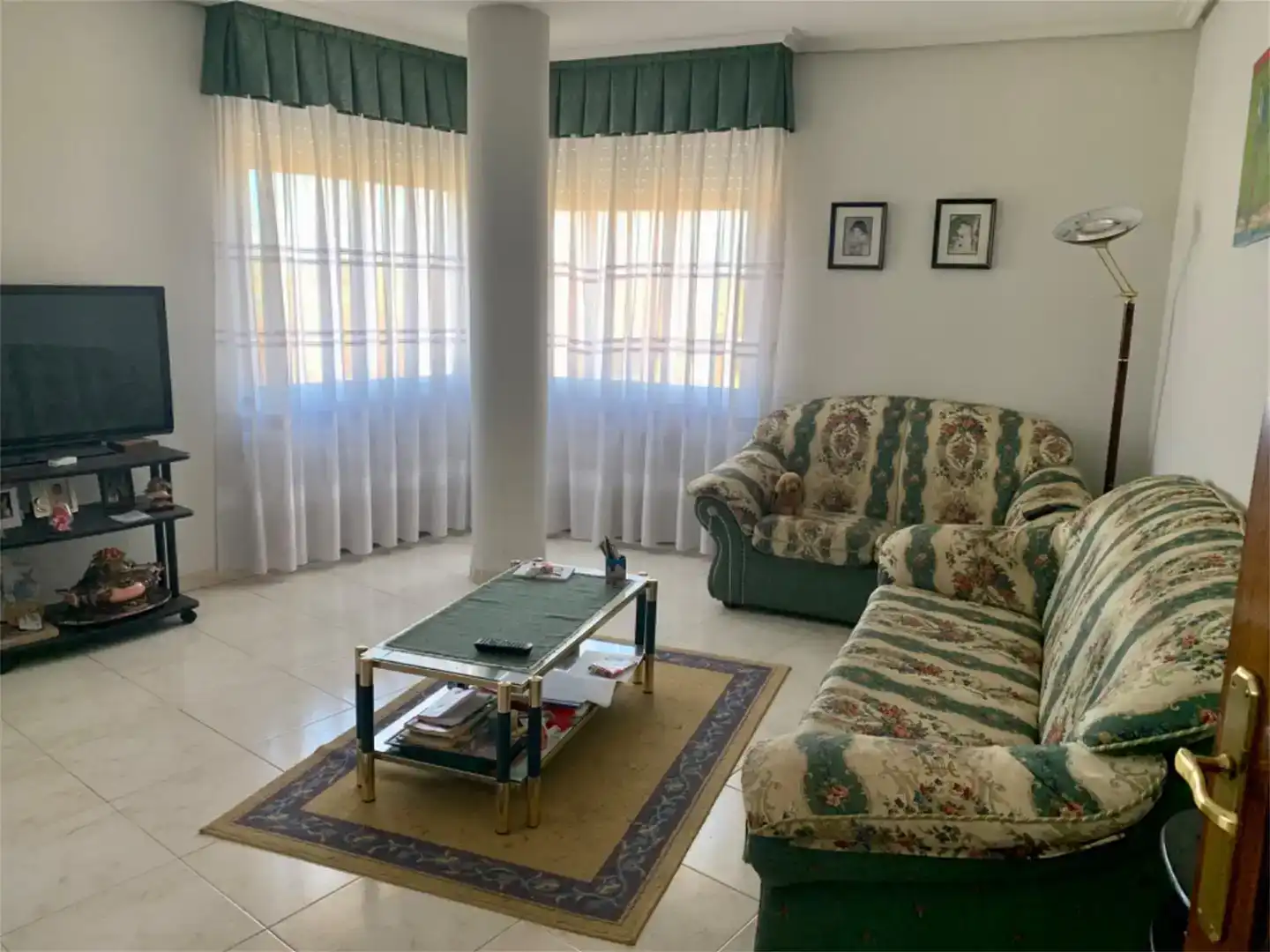 Sala de estar de Piso en venta en Villaquejida con Trastero, Amueblado y Balcón