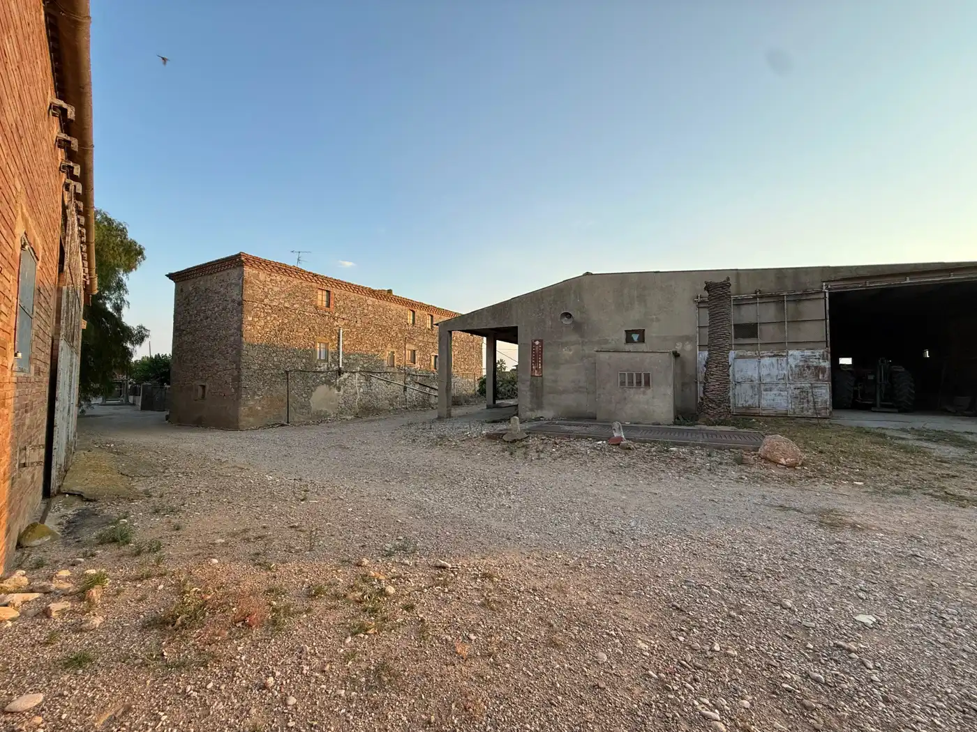 Vista exterior de Finca rústica en venda en Riumors amb Jardí privat i Balcó
