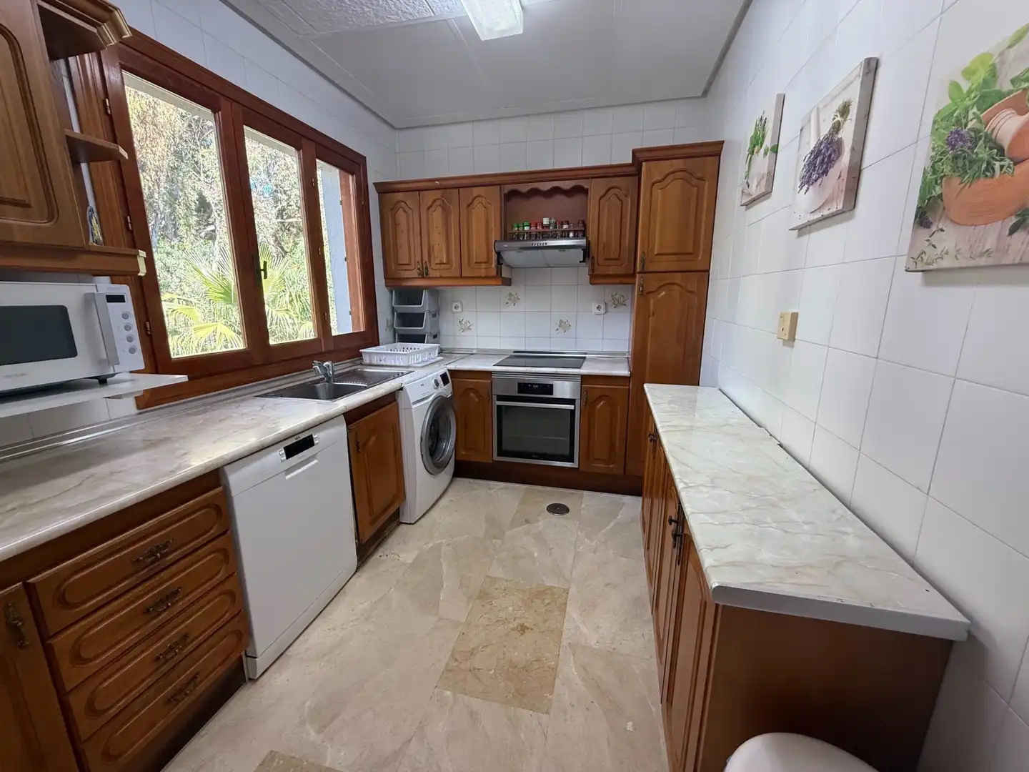 Cuina de Apartament en venda en Marbella amb Aire condicionat, Terrassa i Piscina