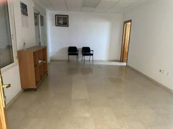 Büro zum Verkauf in Novelda mit Heizung