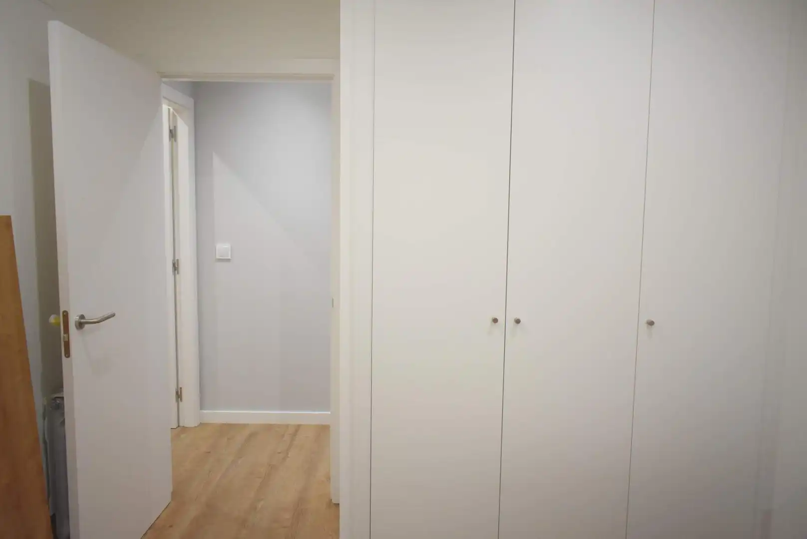 Dormitori de Pis en venda en Pontevedra Capital  amb Calefacció, Parquet i Terrassa