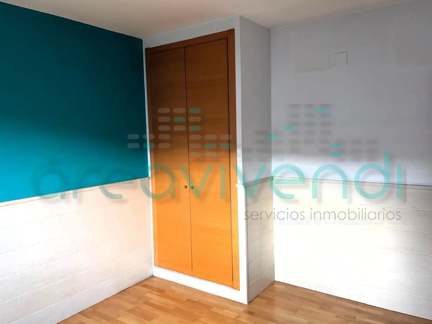 Habitación de Casa adosada en venta en Castellón de la Plana / Castelló de la Plana con Aire acondicionado, Calefacción y Jardín privado