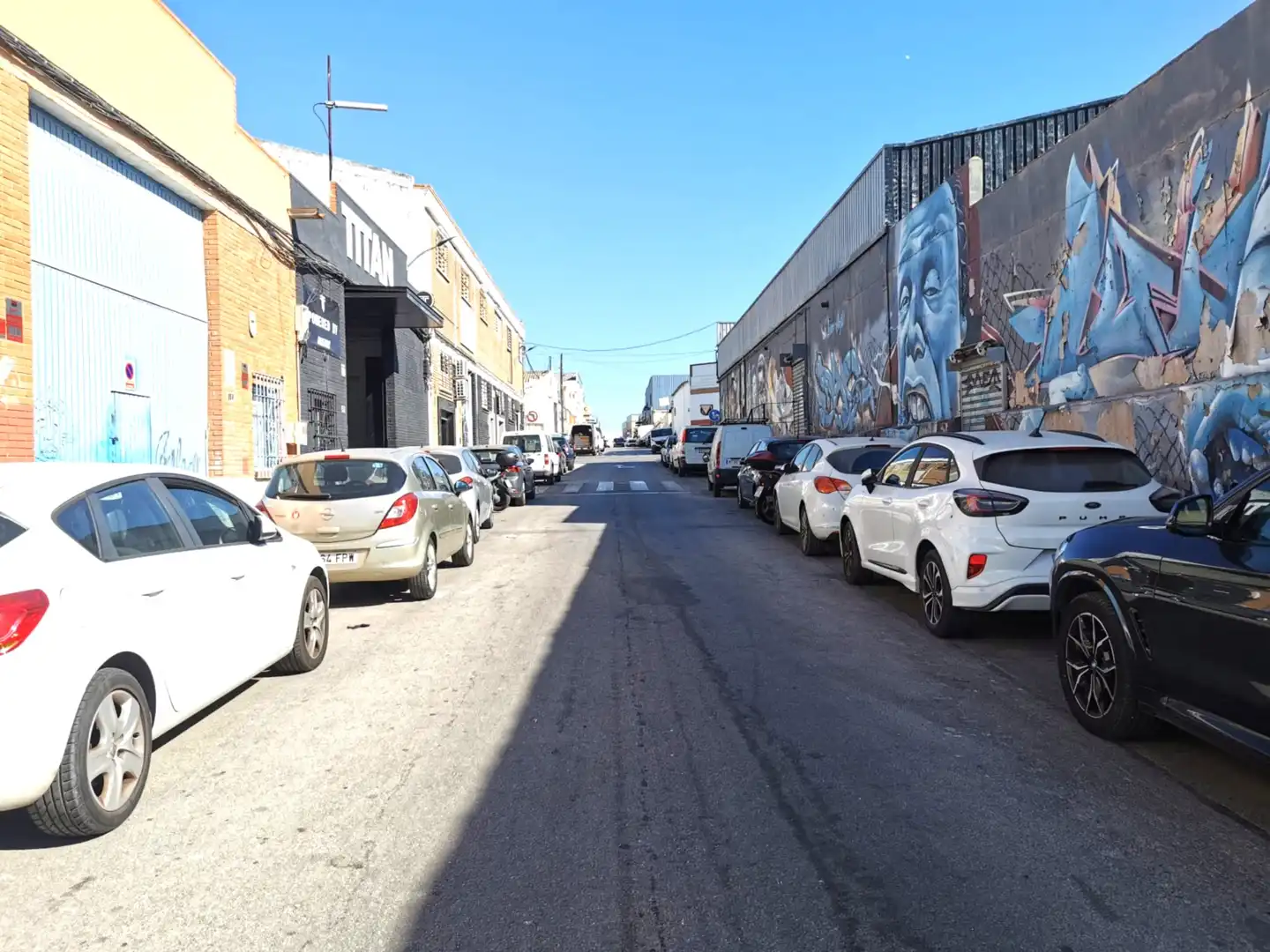 Außenansicht von Fabrikhallen zur Miete in Málaga