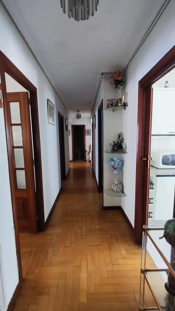Piso en venta en Vigo  con Calefacción, Trastero y Amueblado