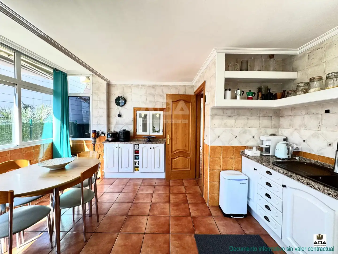 Kitchen of Houses for sale in Villanueva de la Cañada  with Air Conditioner, Heating and Private garden