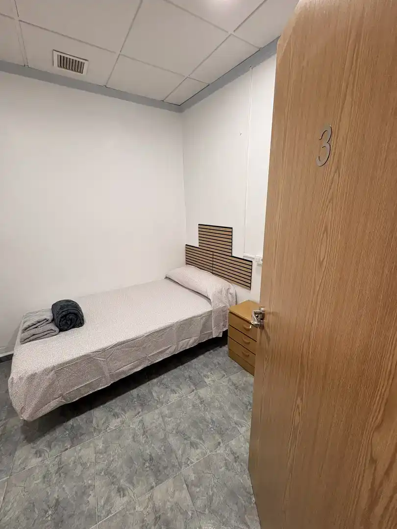 Schlafzimmer von Erdgeschoss zur Miete in Silla mit Klimaanlage, Abstellraum und Möbliert