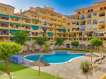 Apartament amb piscina en venda a La Mata