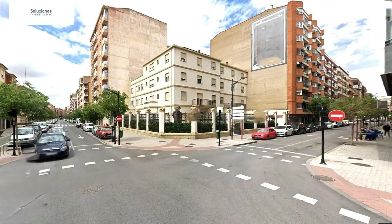 Vista exterior de Casa o xalet en venda en Albacete amb Aire condicionat, Calefacció i Jardí privat