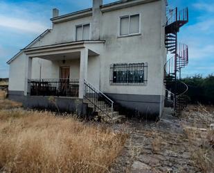 Exterior view of House or chalet for sale in Aldeavieja de Tormes  with Furnished