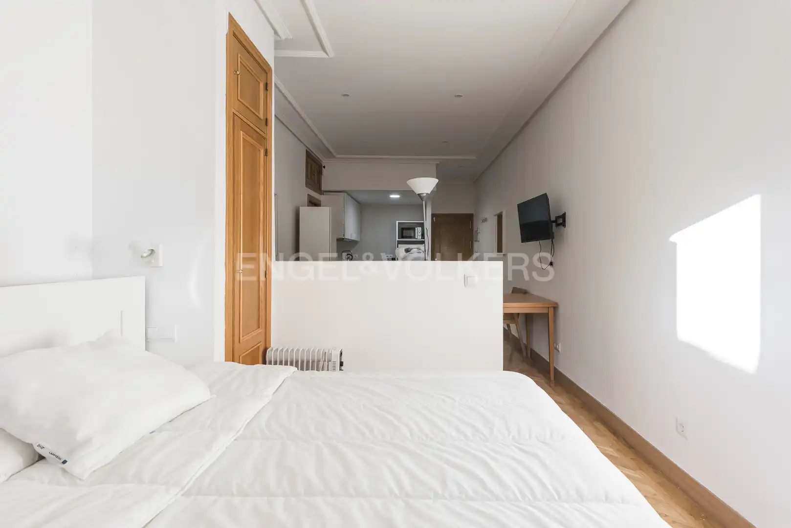 Bedroom of Flat for rent in Madrid  with Air Conditioner, Heating and Parquet flooring