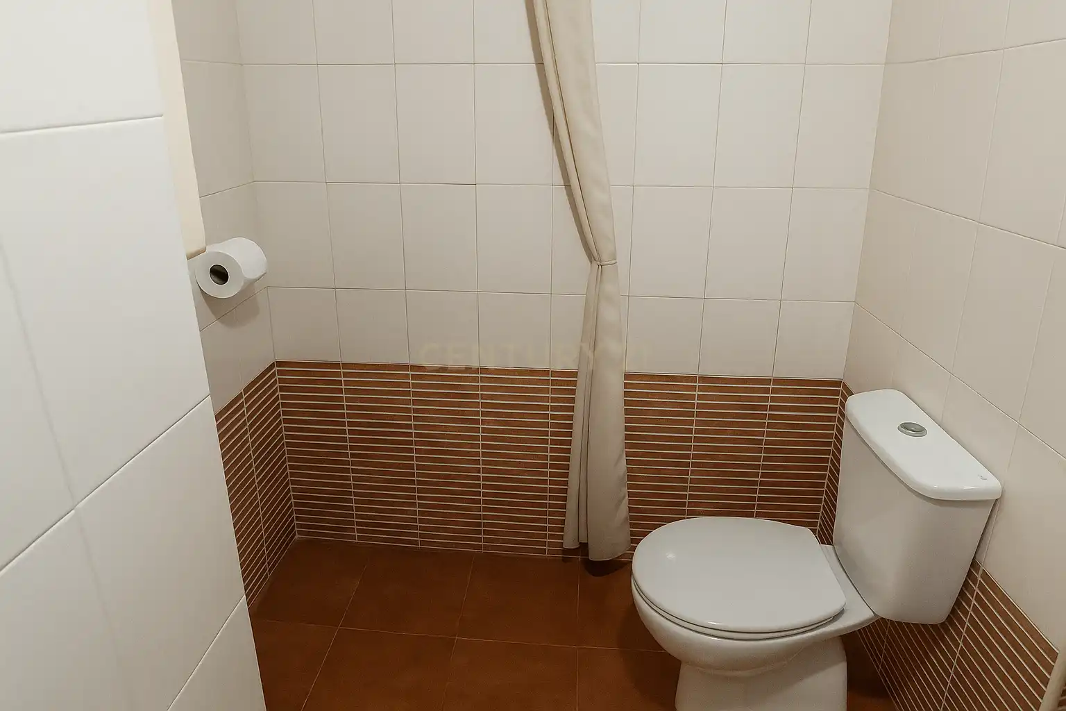 Bany de Casa o xalet en venda en Cáceres amb Jardí privat i Piscina
