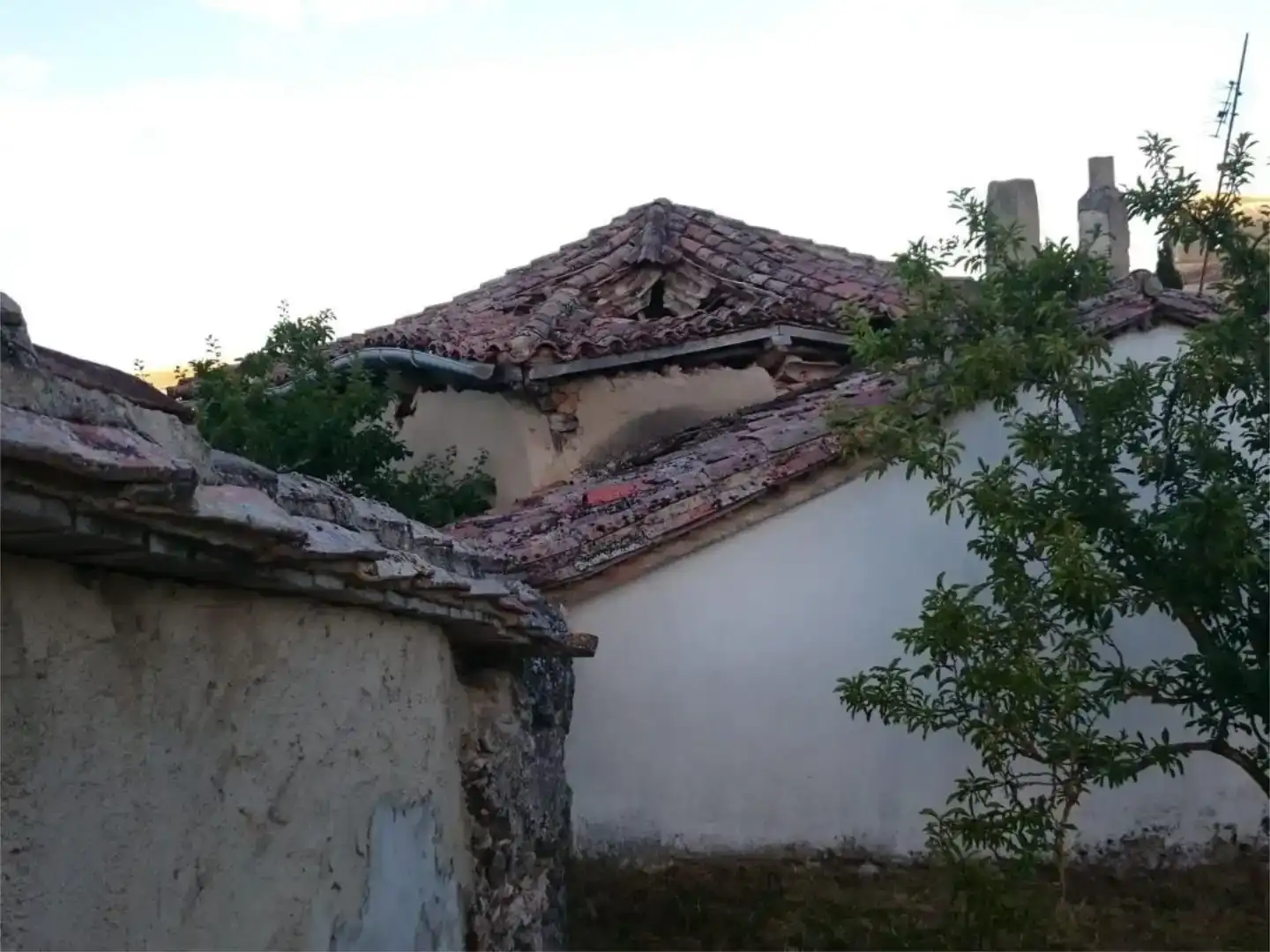 Vista exterior de Pis en venda en Sotresgudo amb Jardí privat