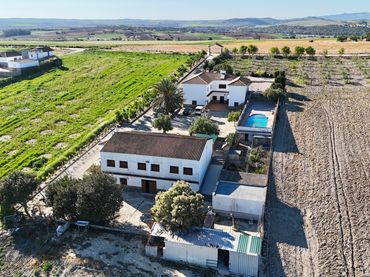 Casa rústica amb piscina en venda a Lugar Parrilla Alta 32