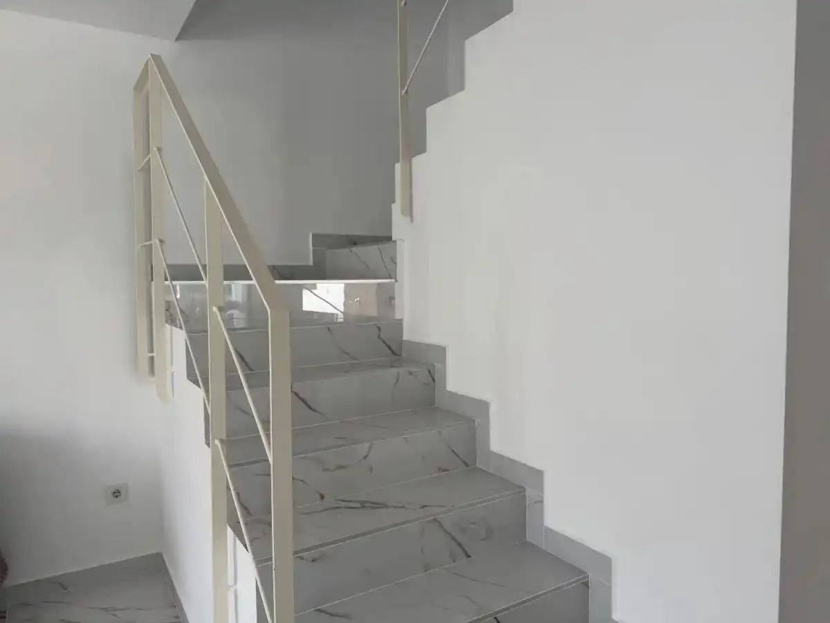 Casa adosada en venta en Torrevieja con Aire acondicionado, Jardín privado y Amueblado